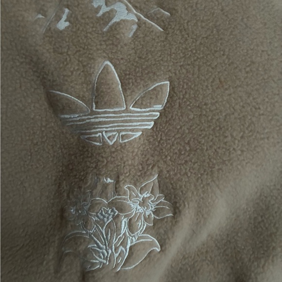 Adidas Beige and White Fleece Top/ Pants With that Oversized Aesthetic. - Picture 4 of 9